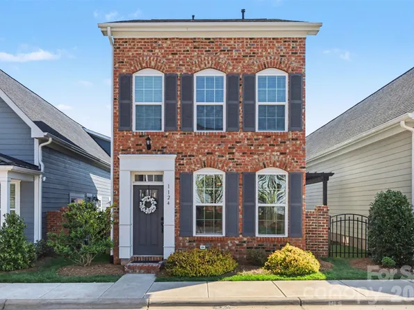 1124 Almerton Dr, Denver, NC 28037