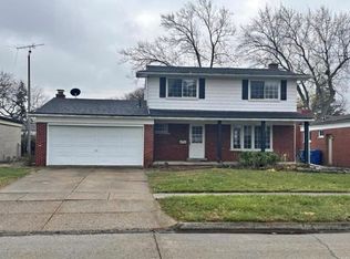 4826 Bates Dr, Warren, MI 48092