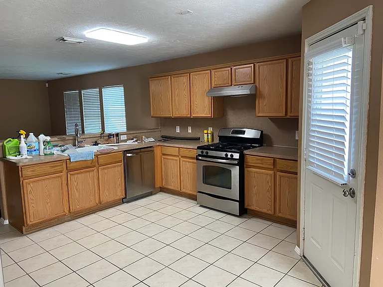 5426 Cinnamon Lake Dr — Photo 17