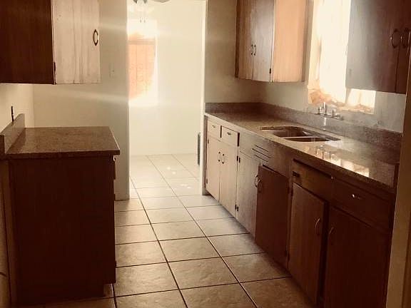 DC29B264-61A6-4C8E-8670-F52CB3E0629D