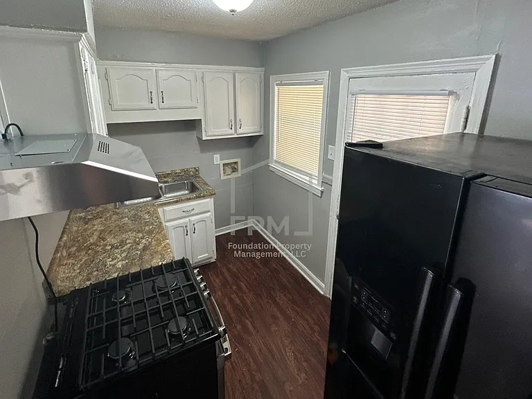 3030 Gulf Ave — Photo 3