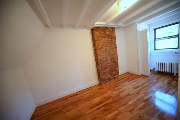 Rented by Alta Real Estate | media 37