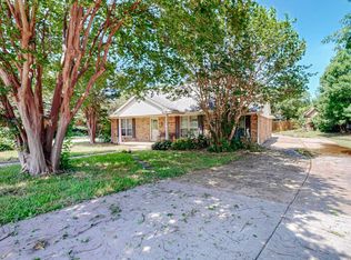 3906 Larkin Ln, Garland, TX 75043
