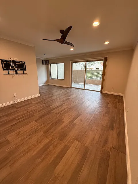 2 bed, 955 sqft, $2,000 — Photo 2