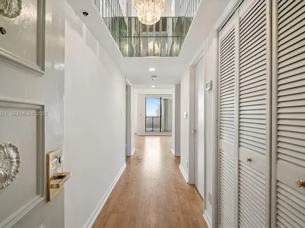 300 Three Islands Blvd APT 516, Hallandale Beach, FL 33009