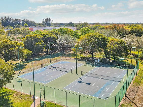 5th image of 3804 Victoria Road