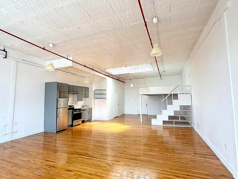 47 Thames St #405 — Photo 4