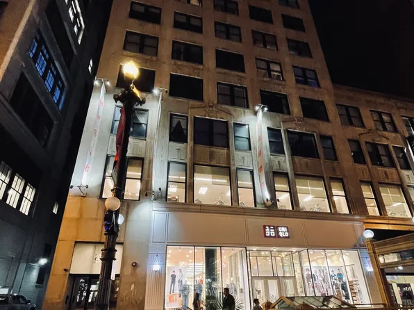 20 N State St APT 904, Chicago, IL 60602