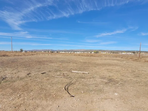 420 W Hawaii Rd, Paulden, AZ 86334