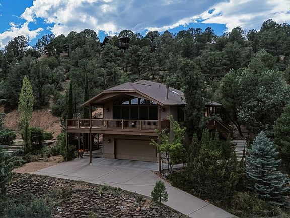 3rd image of 1112 N Monte Rosa Ln