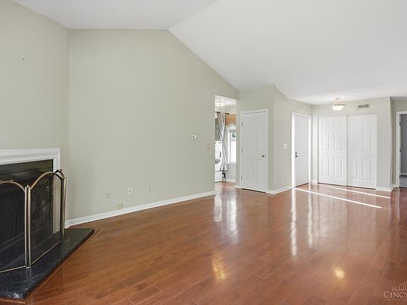 5th image of 6 Devon Ct