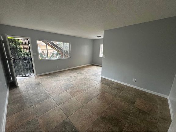 4th image of 936 N Inglewood Ave APT 3