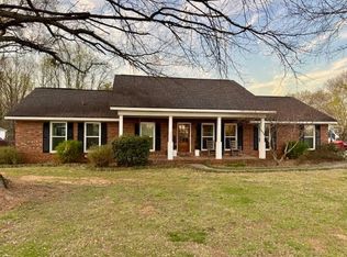 3001 E Brookhaven Cir, Dalton, GA 30720