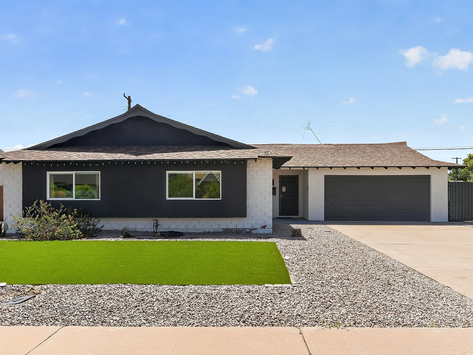 8621 E Virginia Ave — Photo 1