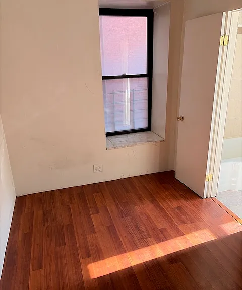 BEDROOM TO FULL BATH