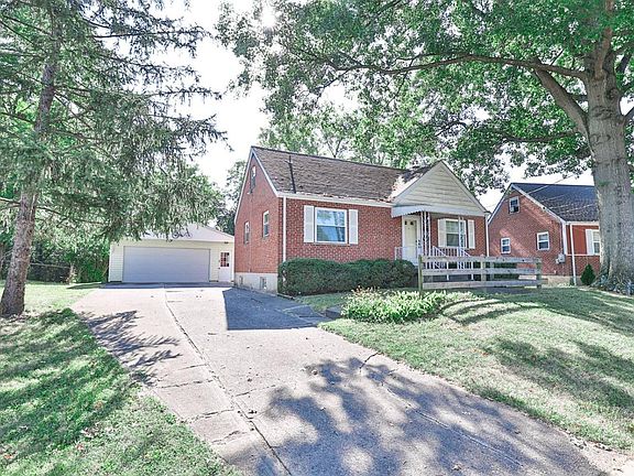 2nd image of 1124 Murkett Ct