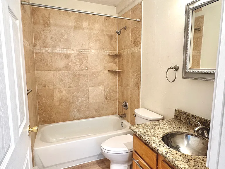 2345 N Clay St #7 — Photo 8