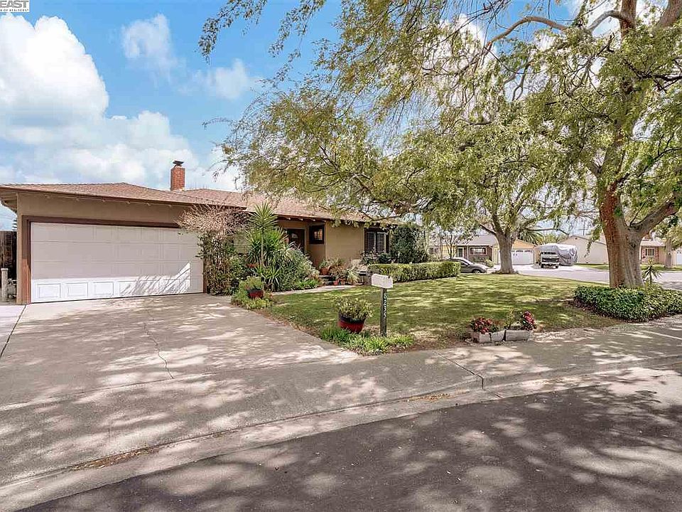 1st image of 8235 Wexford Ct