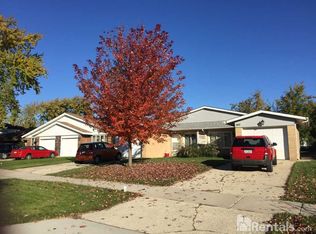 542 Charles St, Lockport, IL 60441