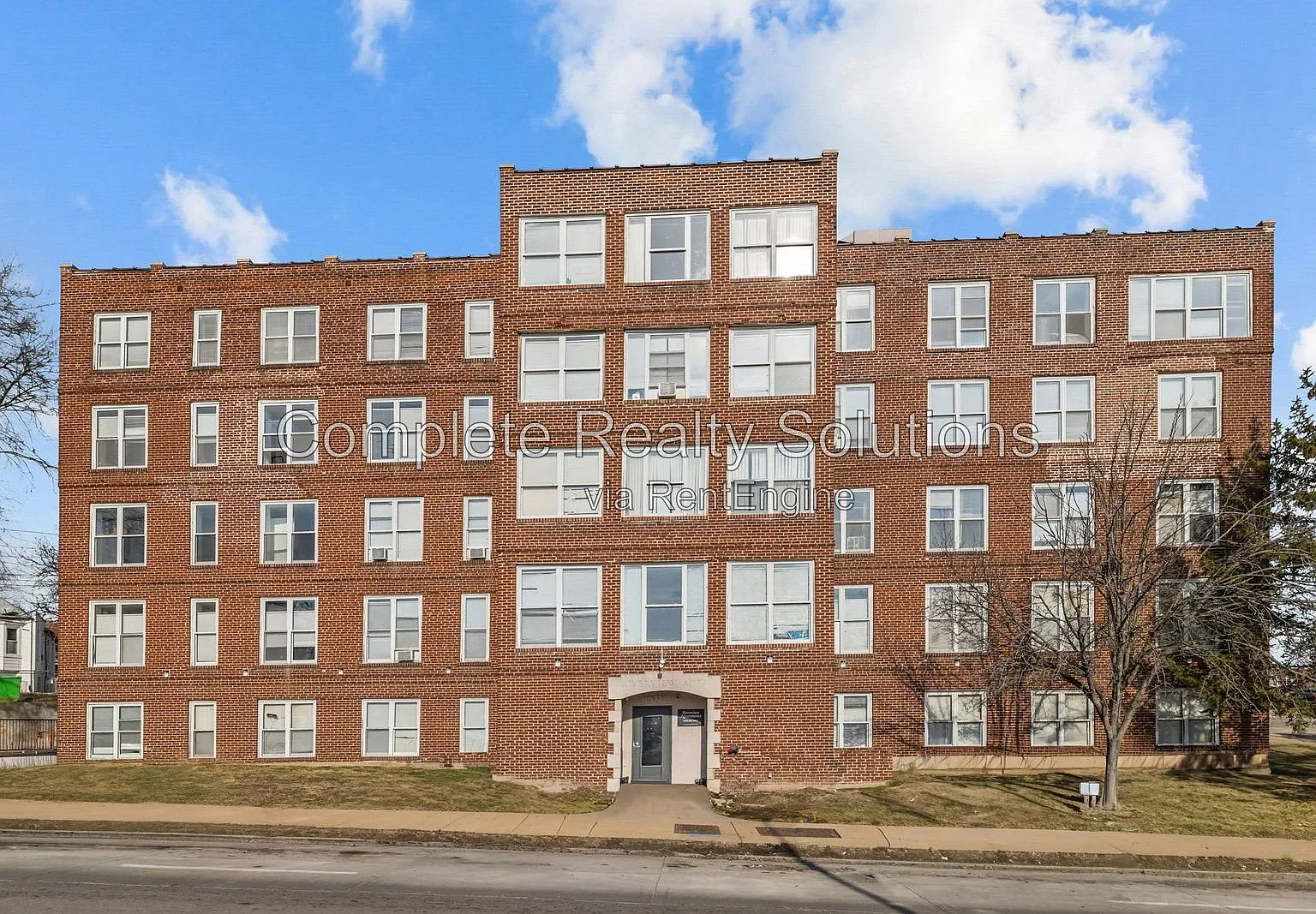 Riverview Apartments — Photo 3