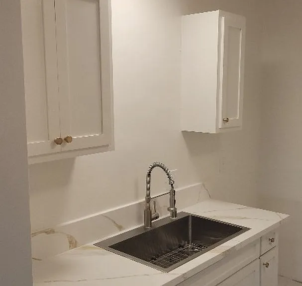 511 Avenue G — Photo 4