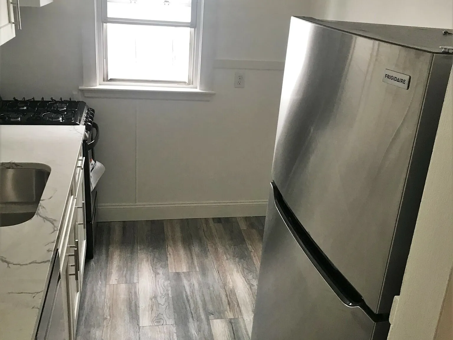 2 bed, 850 sqft, $2,750 — Photo 3