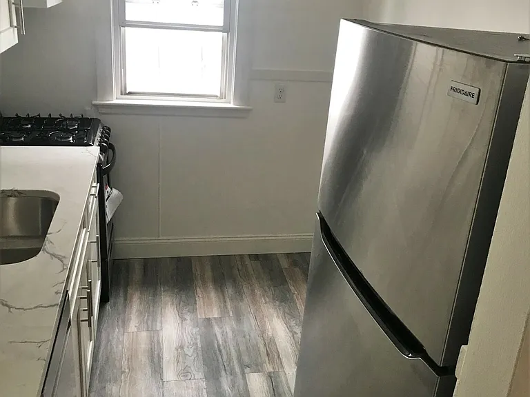 88 Winthrop Shore Dr #2 — Photo 3