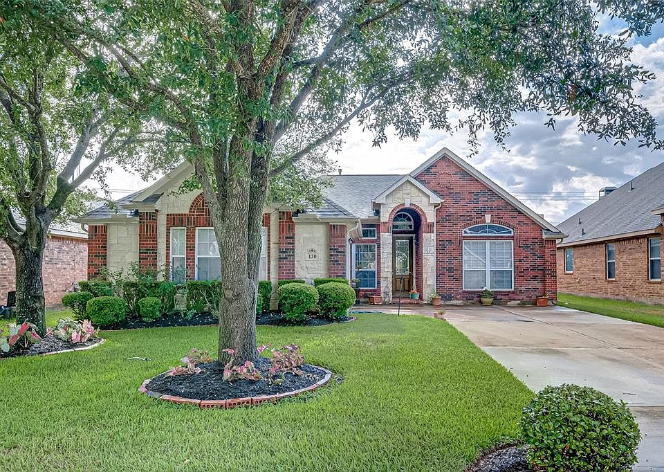 1st image of 120 Emerald Loch Ln
