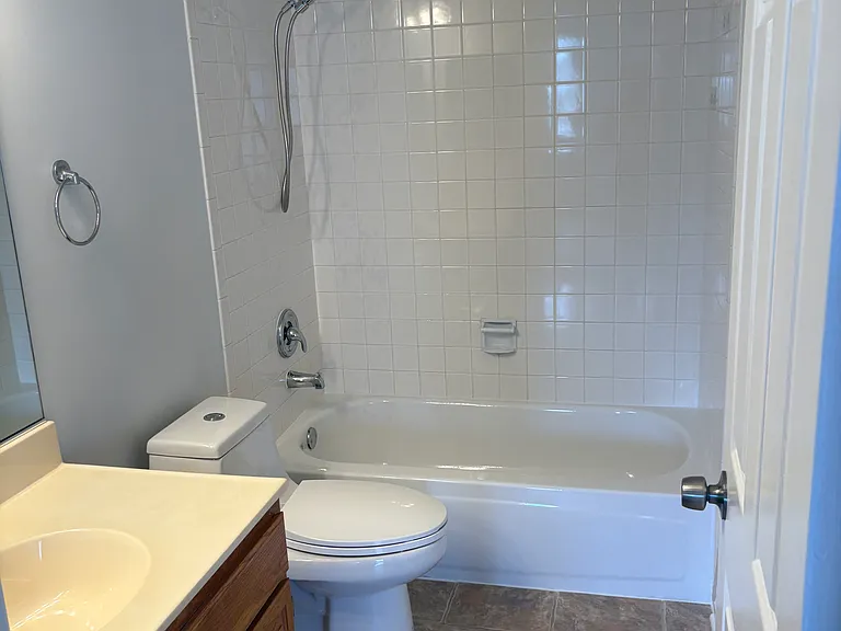 227 Brett Cir #D — Photo 9