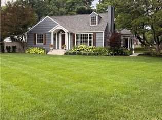 4432 Tomahawk Rd, Prairie Village, KS 66208