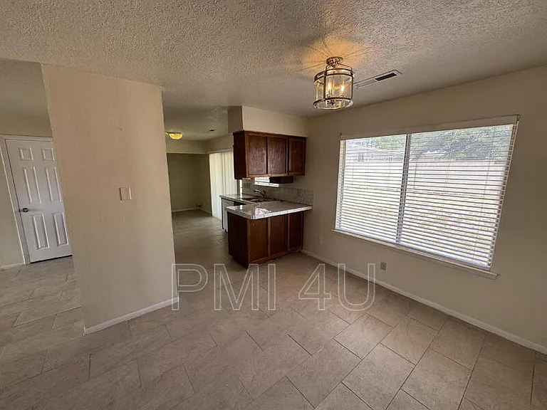 9605 Benavides Rd SW — Photo 6