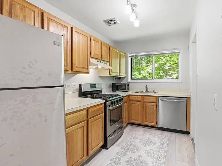 10618 Kenilworth Ave #203 — Photo 10