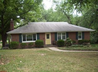 1302 Stein Rd, Saint Louis, MO 63135