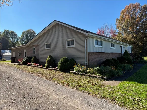 238 Buckwalter Rd, New Wilmington, PA 16142