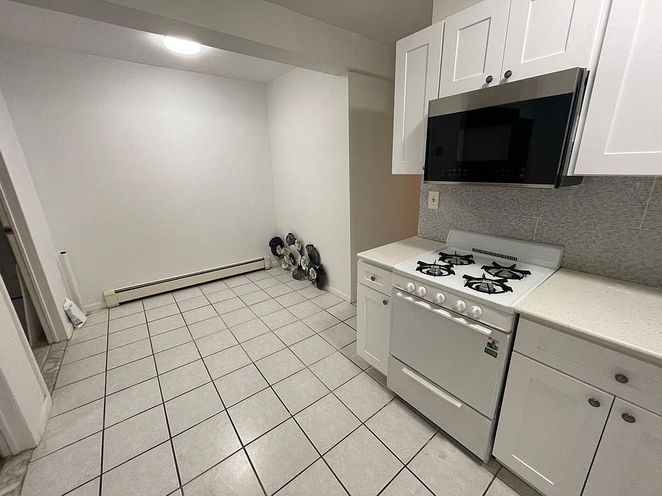 1st image of 12 Hyatt Ave #G1