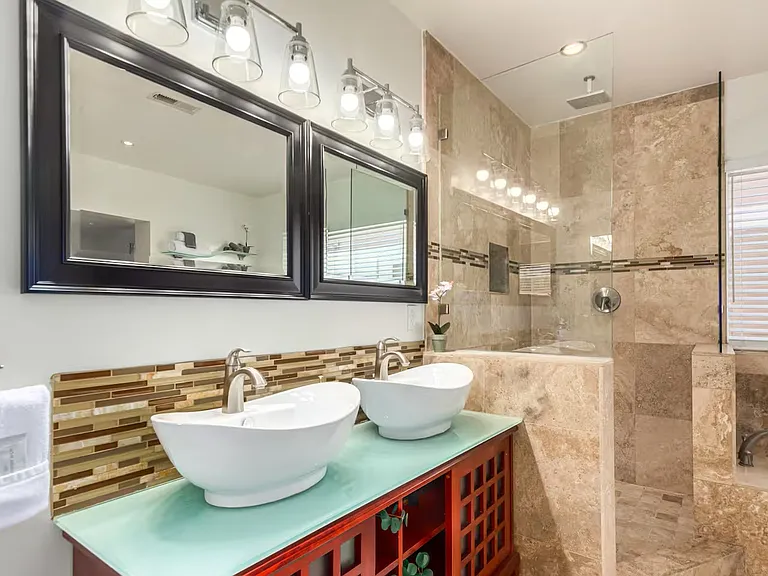 Owners Bath