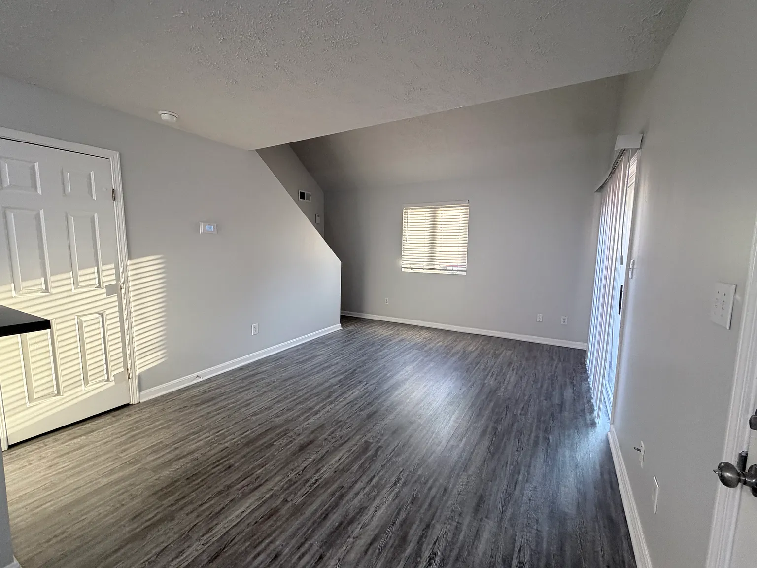 2 bed, 1.5 bath, $1,350 — Photo 4