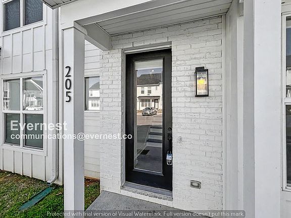 3rd image of 205 Jeffries Way