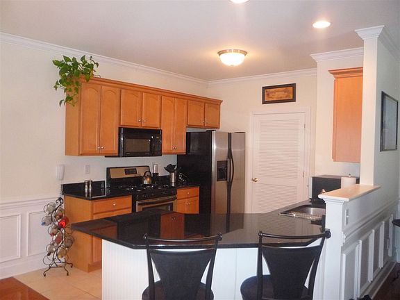 3rd image of 15 Ellis Ave