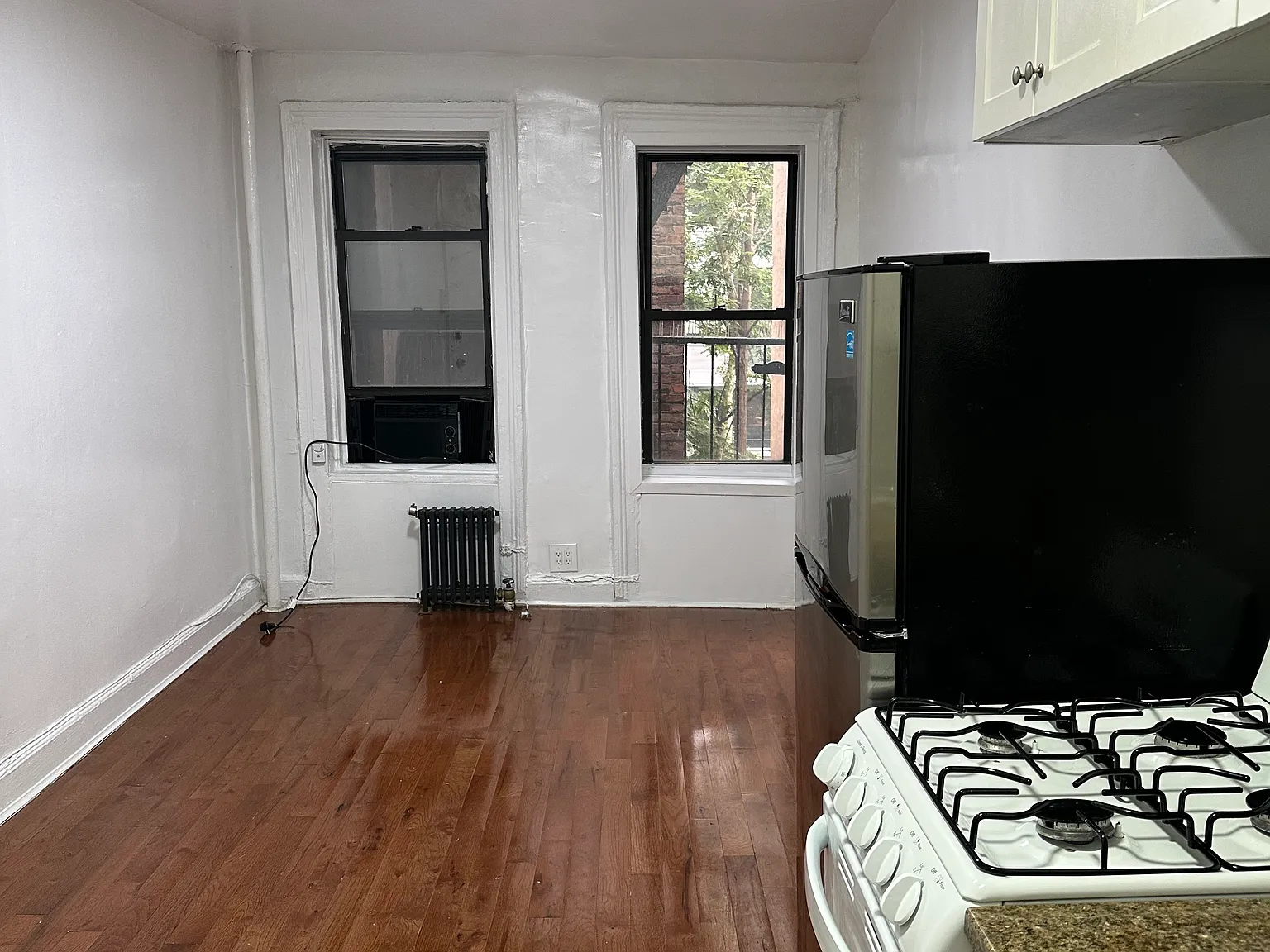 424 East 14th Street — Photo 2
