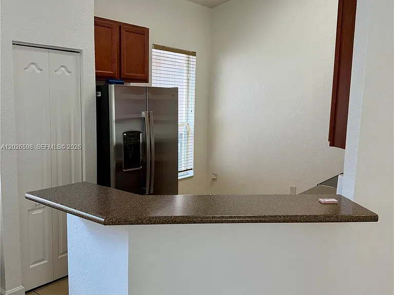 3951 NE 11th Dr — Photo 7
