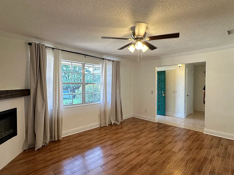 1661 Bartlett Ave — Photo 29