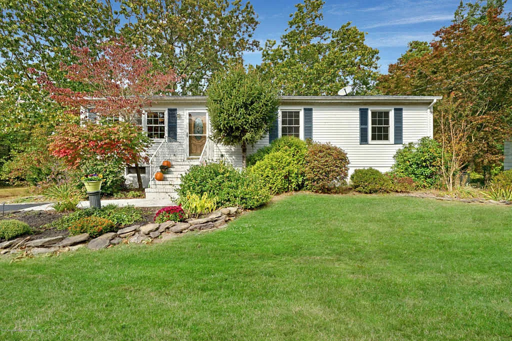 8 Peach Tree St photo 1