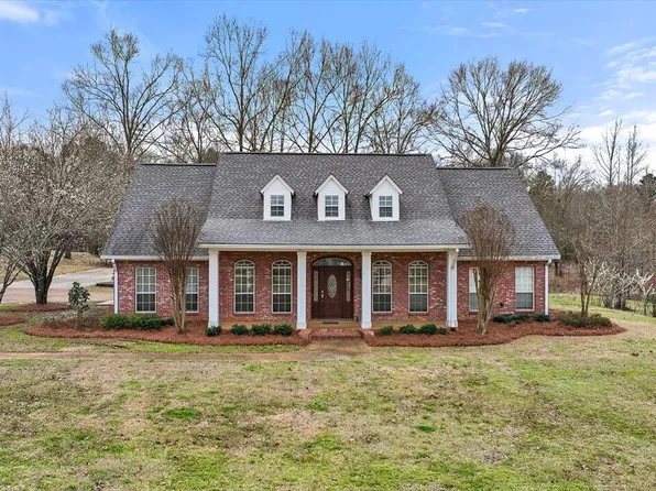 206 Whitetail Blvd, Florence, MS 39073