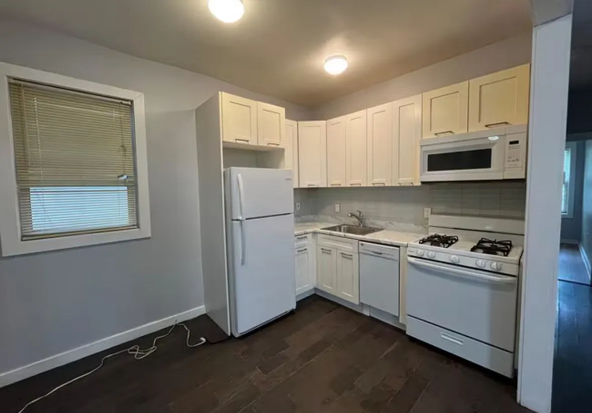 Building Photo - 29 Bartholdi Ave #1