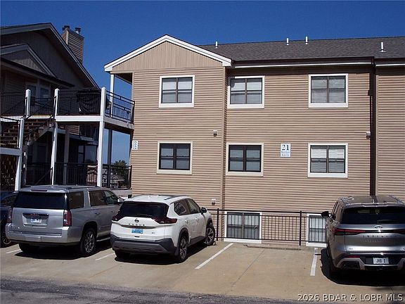 3rd image of 21 Westshore Falls Ct #21-1A