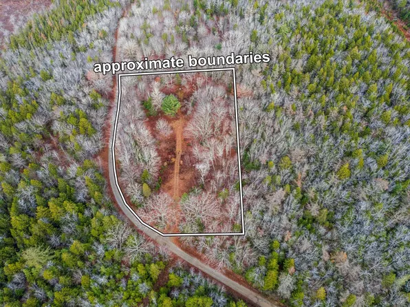 935 Hamilton Rd, Yarmouth, NS B5A 5P1