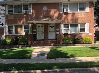 545 Clove Rd, Staten Island, NY 10310