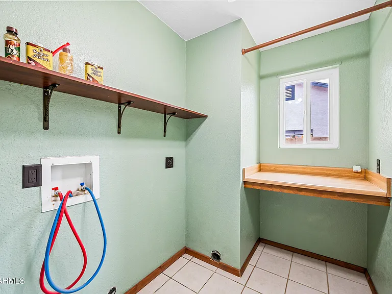 610 N Rosemont Cir — Photo 6