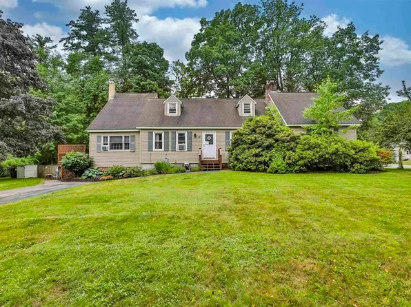 9 Candy Ln, Merrimack, NH 03054